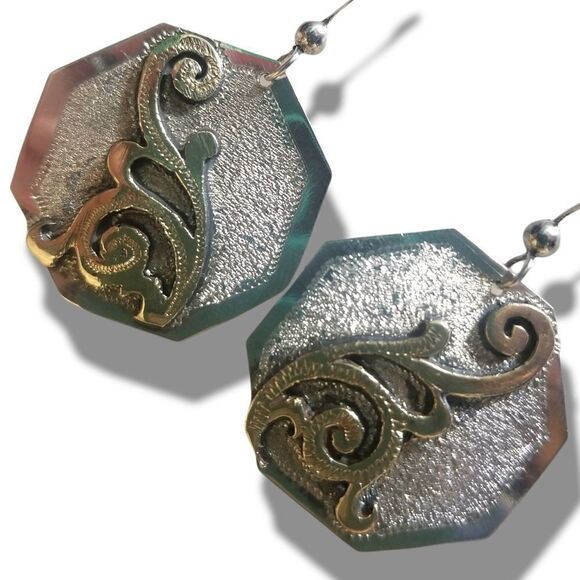 ⭐️ Signed, Handmade, Regina Silver Octagon With Brass Swirl Earrings - Picture 4 of 6